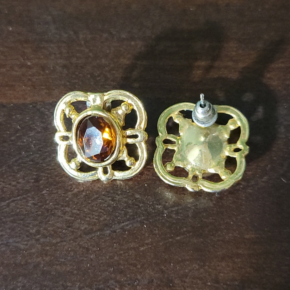 Costume Jewelry - Picture 4 of 8